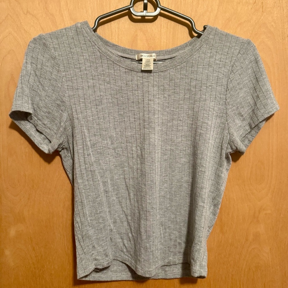 Bozzolo NWOT Grey Striped Short Sleeves Cropped T-Shirt (size Large)